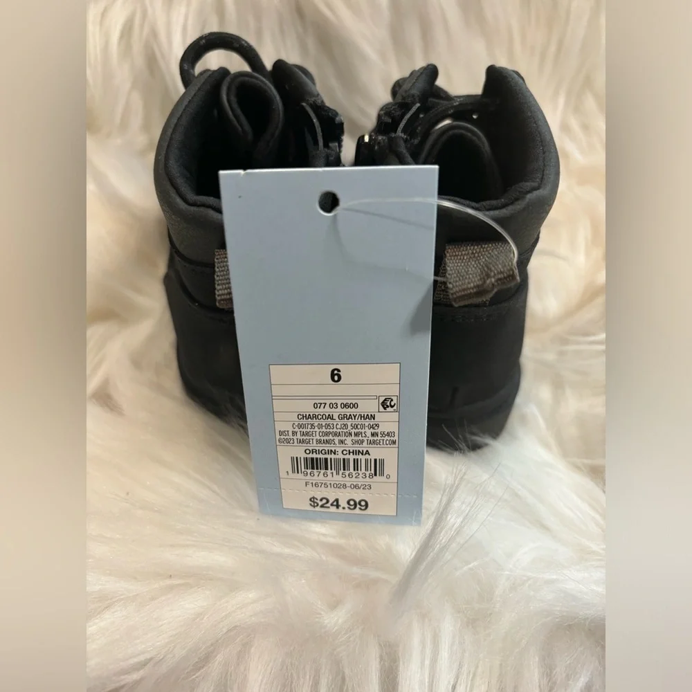 Cat and Jack child’s boot NWT
